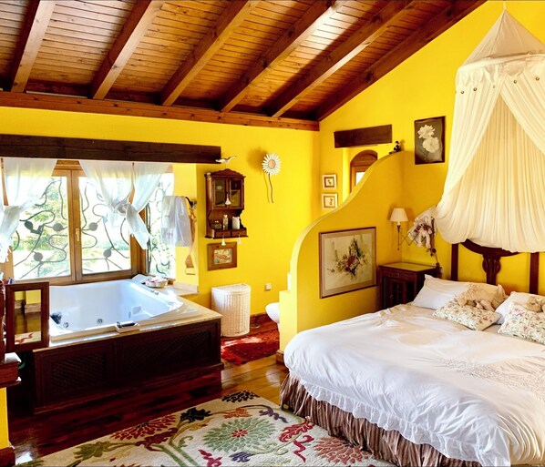 4 Schlafzimmer, Schreibtisch, Bügeleisen/Bügelbrett, kostenloses WLAN