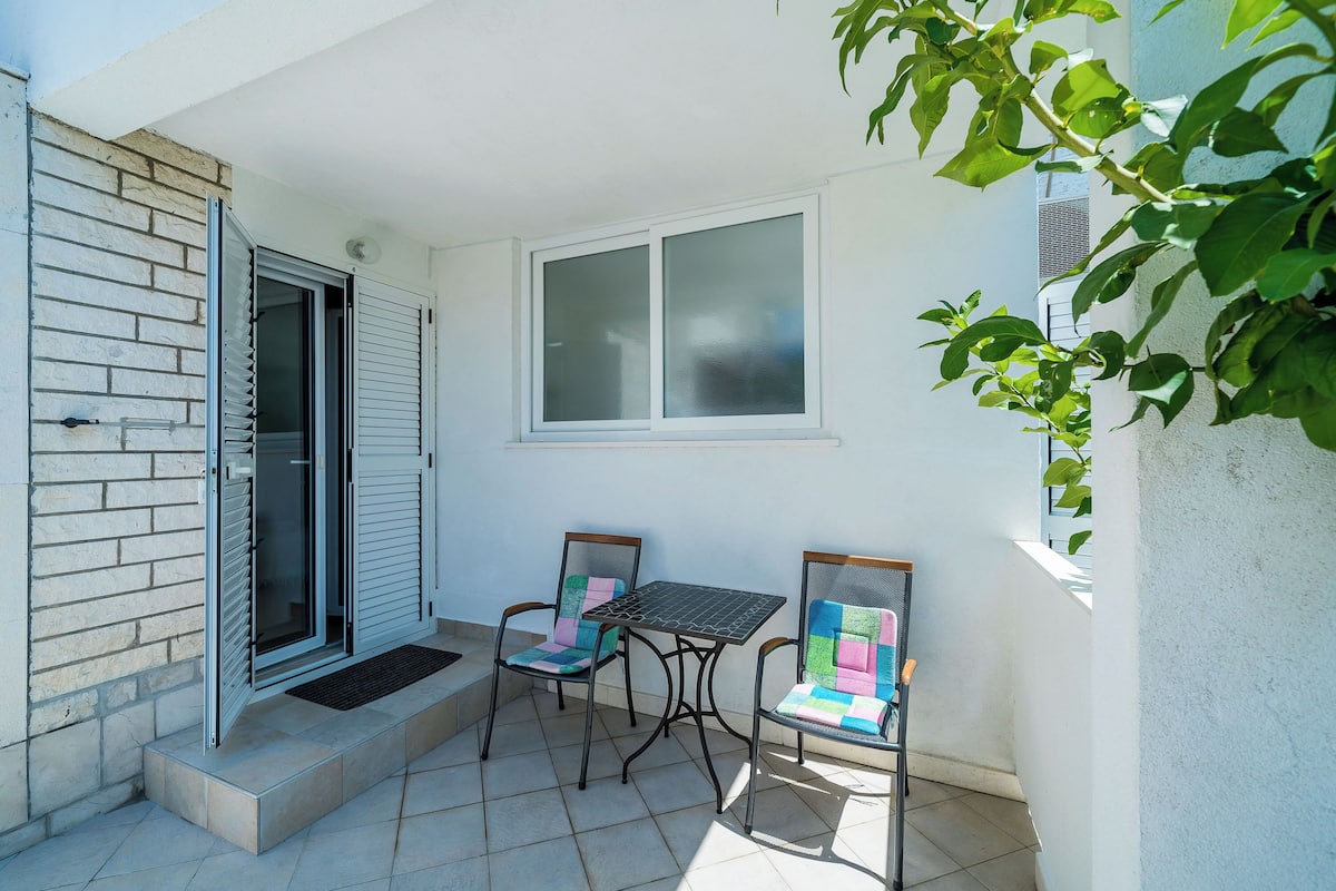 Tweepersoonskamer (Double room with Kitchen and Terrace-) | Terras