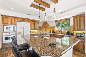 Unclassified image, 4 of 34, button