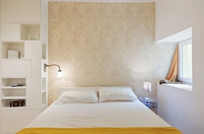 1 bedroom, iron/ironing board, Internet, bed sheets