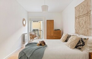 2 室のベッドルーム、アイロン / アイロン台、インターネット、ベッドシーツ