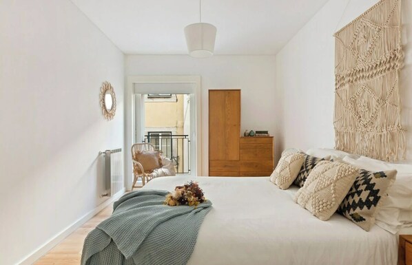 1 habitación, tabla de planchar con plancha, internet y ropa de cama 