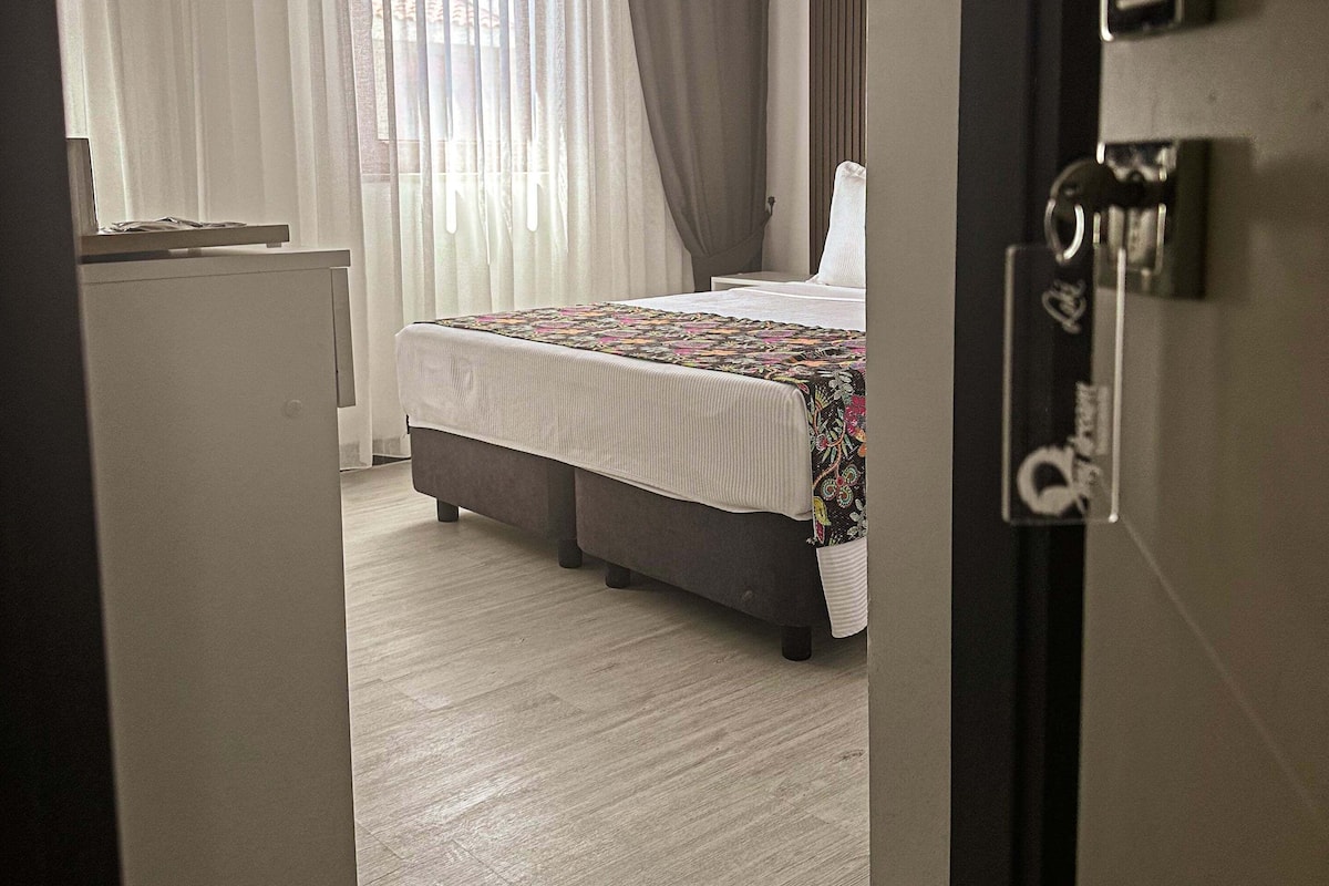 Habitación doble estándar | Minibar y wifi gratis