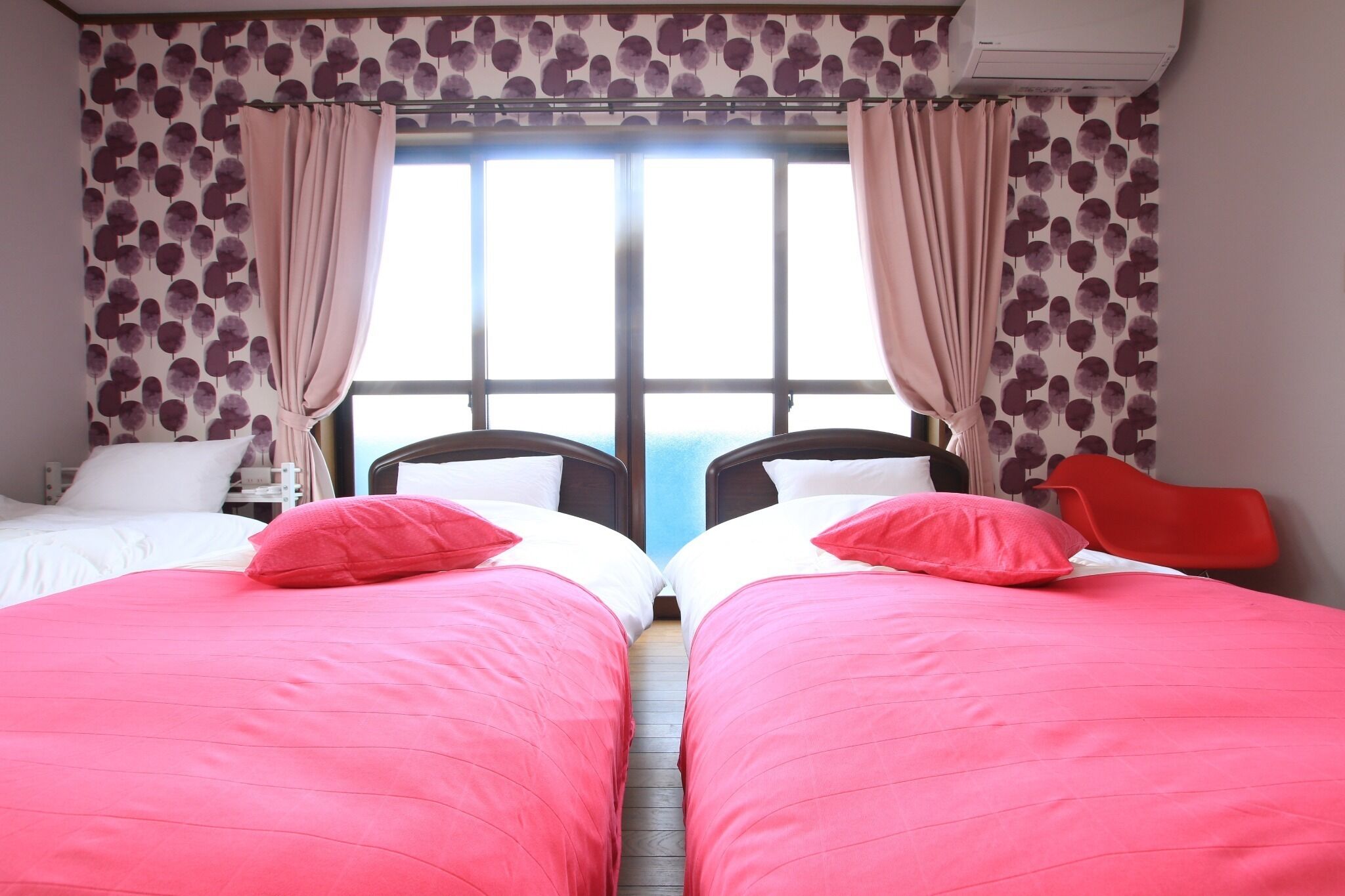 4 間睡房、書桌、免費 Wi-Fi、床單