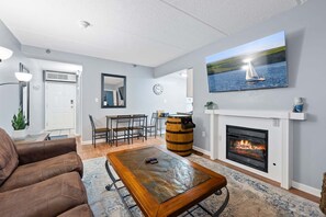 Smart-TV, Kamin, Videospiele