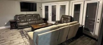 Winslow’s Waterfront 3br 2bath apartment with 2 slip boathouse