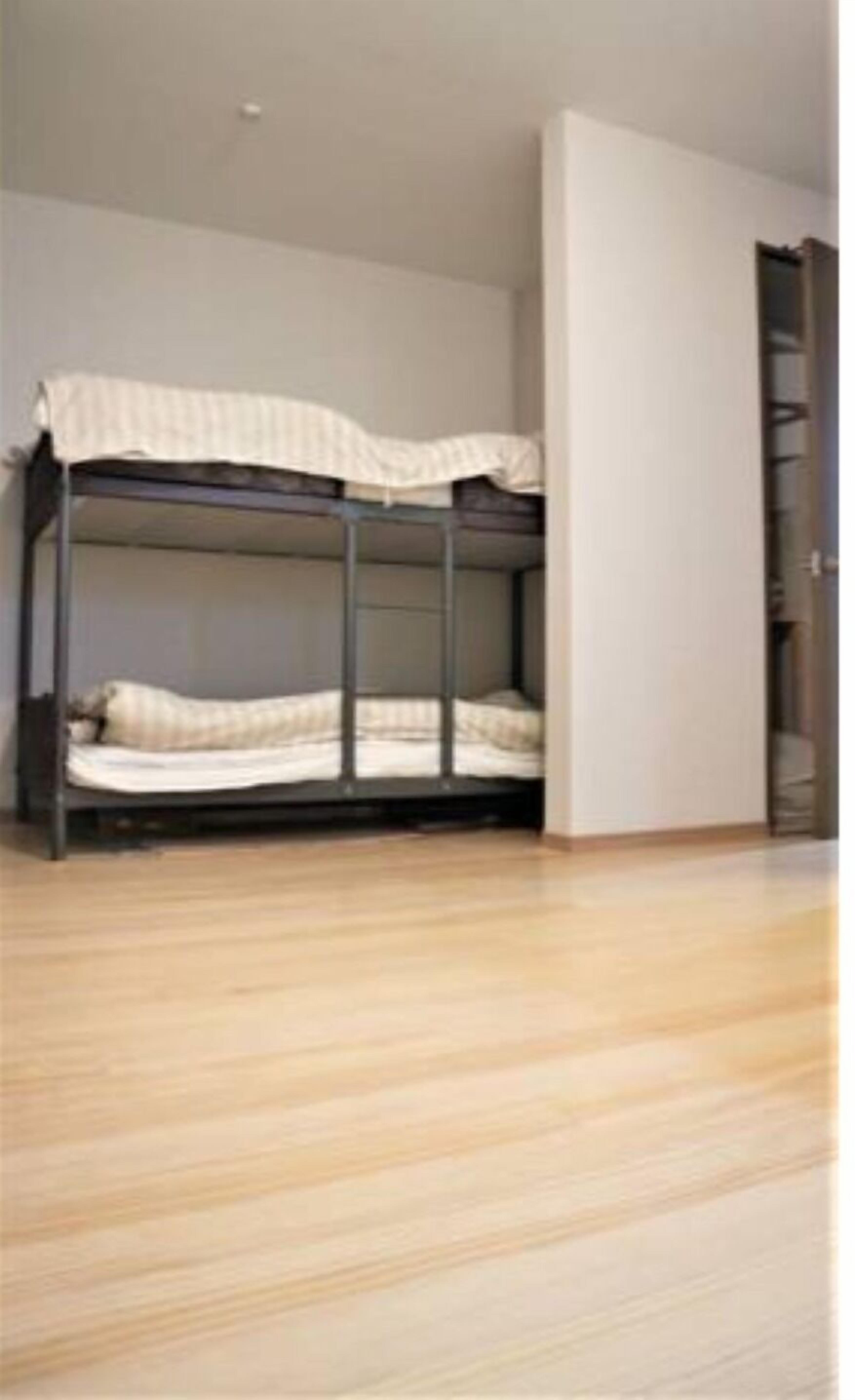 1 室のベッドルーム、デスク、アイロン / アイロン台、WiFi (無料)