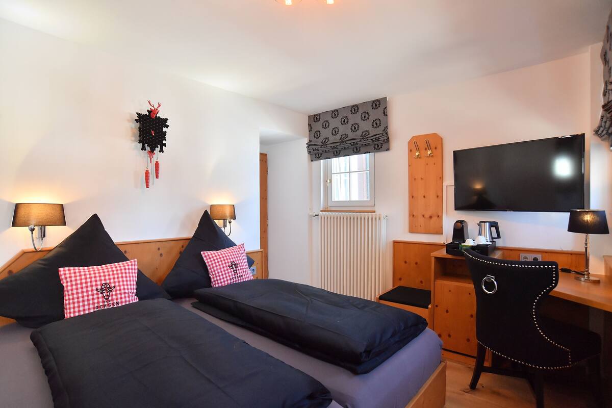 Comfort Double Room | In-room safe, blackout drapes, soundproofing, WiFi (free)