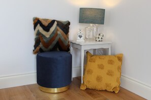 Interior - Stylishly converted Dairy Parlour/cottage on rural farm (BRIDGE OF WEIR)