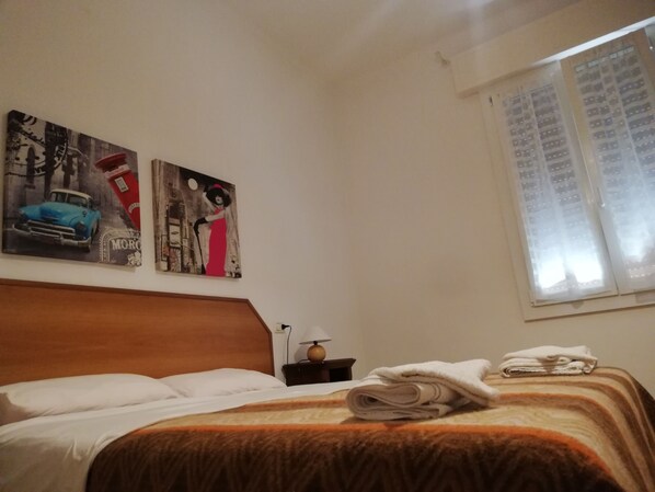 2 Schlafzimmer, Schreibtisch, kostenloses WLAN, Bettwäsche