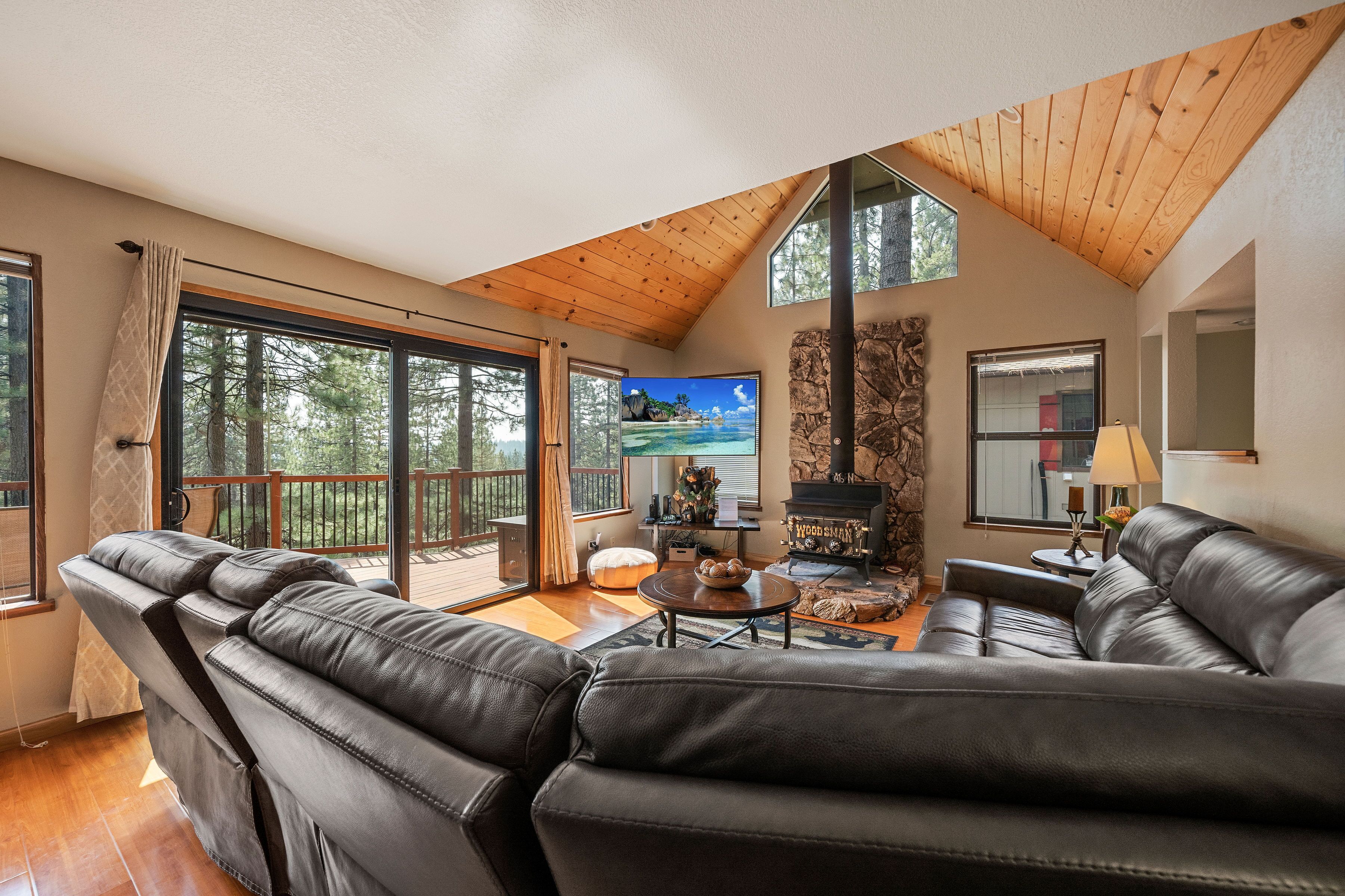 Smart TV, fireplace, video game console, ping pong