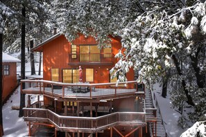 Exterior - Exquisite Vacation Home with Hot Tub, EV Charger (Arnold)