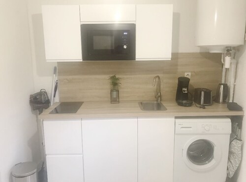 Tropical chic - Gare Saint Roch - Centre - Netflix