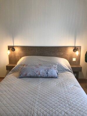 4 bedrooms, iron/ironing board, travel cot, free WiFi