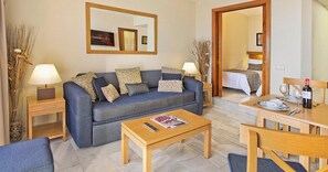 Living area - Four stars Aparthotel - Sea views - week 33 (Benalmádena)
