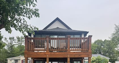 Lakefront Cottage on Portage Lake and the Huron River Chain of Lakes
