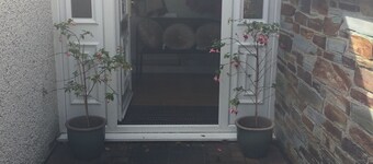 Only 75 pounds per night April-mid May, minimum 3 night stays