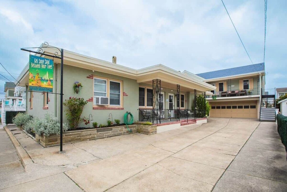 Kiwi's Cottage, 1.5 Blocks to Beach and Boardwalk, Pet Friendly