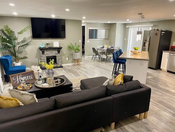 Smart TV, fireplace - Sedona vista to Red Rock 🐶pet friendly, Hot Tub (Sedona)