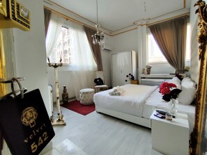 Family Room With Balcony - Velvet Hotel (Cairo)
