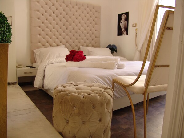 シティ ルーム シティビュー | 低刺激性寝具、デスク、可動式ベッド (無料)、ベッドシーツ