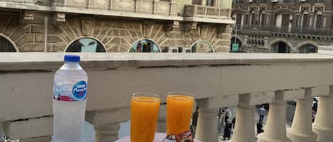 Free daily continental breakfast
