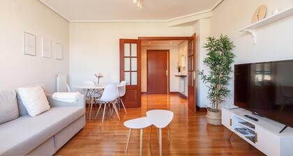 Spacieux et lumineux, avec vue sur l'estuaire de Barakaldo.