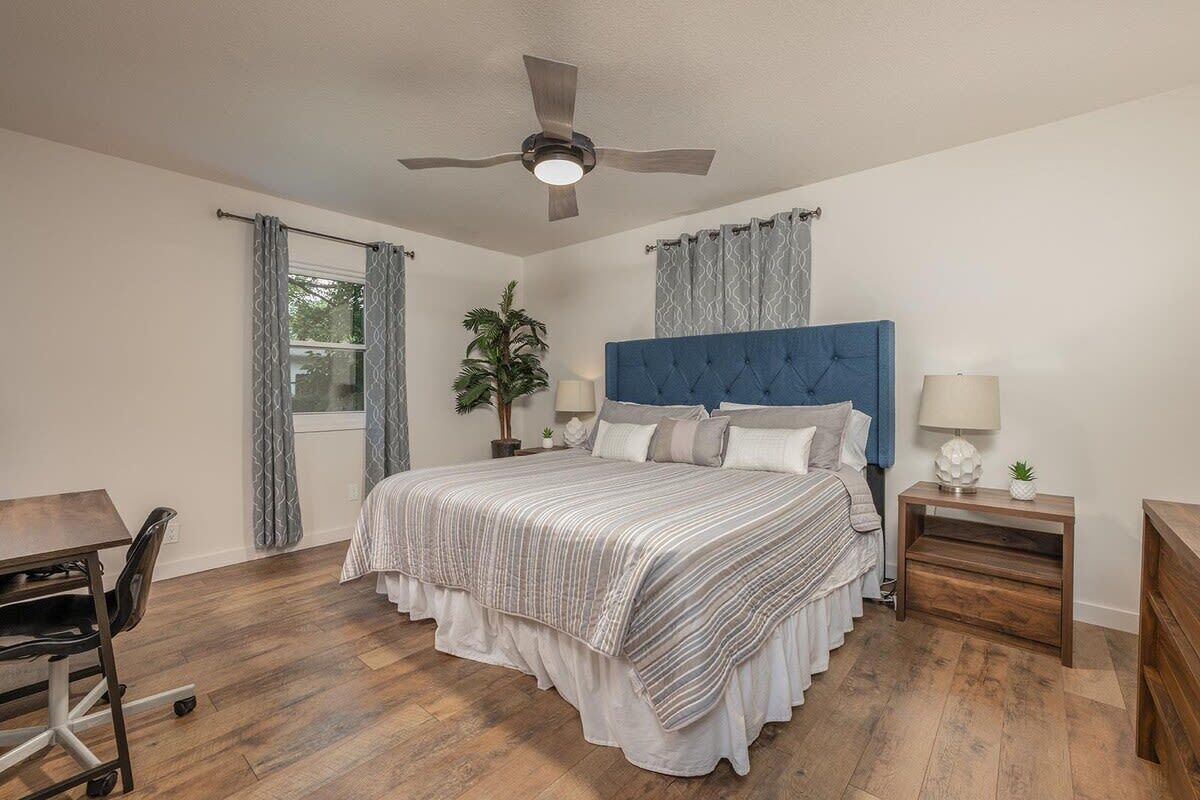 4 habitaciones, tabla de planchar con plancha, cuna de viaje y wifi 
