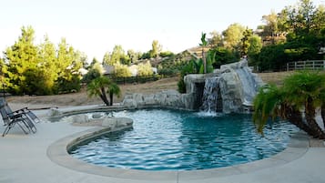Piscina interna, piscina externa