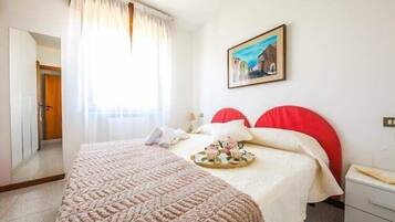 1 chambre, fer et planche Ă repasser, Wi-Fi gratuit, draps fournis