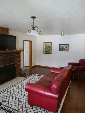 Smart TV, fireplace, offices