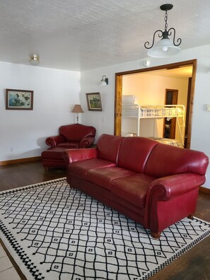 Smart TV, fireplace, offices