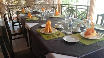 Breakfast, lunch, dinner served; local and international cuisine