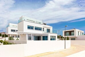 Exterior - MARLEN - 3Bed Luxury Villa in Ayianapa (Ayia Napa)