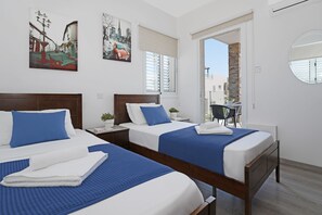 4 slaapkamers, een strijkplank/strijkijzer, internet, beddengoed