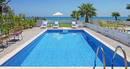 Villa Ivory - Seafront Villa in Ayia Thekla