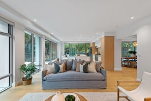 Executive Apartment | Living area