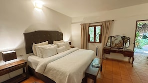 1 bedroom, desk, iron/ironing board, free WiFi