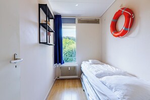 2 bedrooms, Internet
