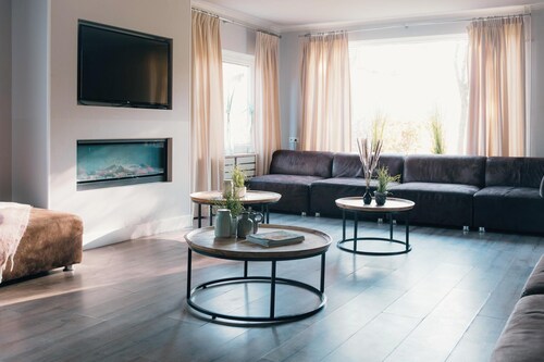 28-person Group Villa