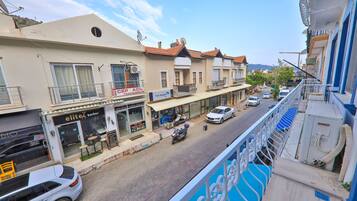 Estudio Deluxe, 1 cama de matrimonio | Balcón