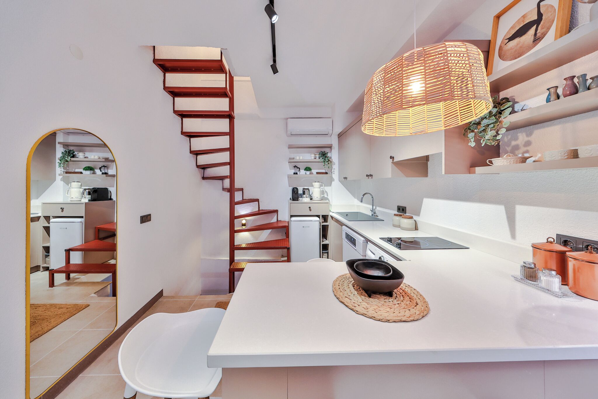 Familie maisonnette | Individueel gedecoreerd, een bureau, een laptopwerkplek