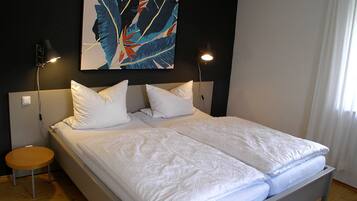 1 bedroom, in-room safe, WiFi, bed sheets