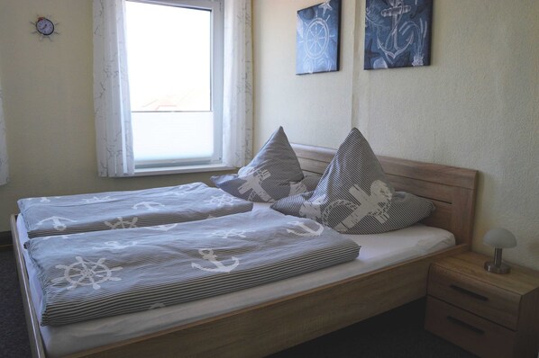 1 bedroom, WiFi, bed sheets