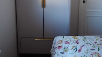 2 Schlafzimmer, Reisekinderbett, WLAN, Bettwäsche