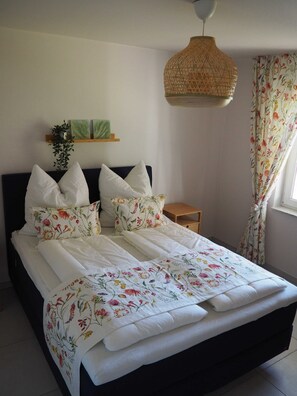 3 Schlafzimmer, Reisekinderbett, WLAN, Bettwäsche