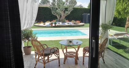 Exclusive Villa with Private Pool Sleeps 12 - 6 Rooms