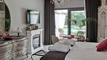 6 bedrooms, in-room safe, iron/ironing board, travel cot