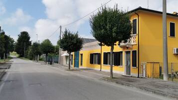 Esterni
