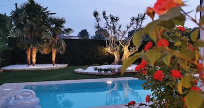 Exclusive Villa with Private Pool Sleeps 12 - 6 Rooms